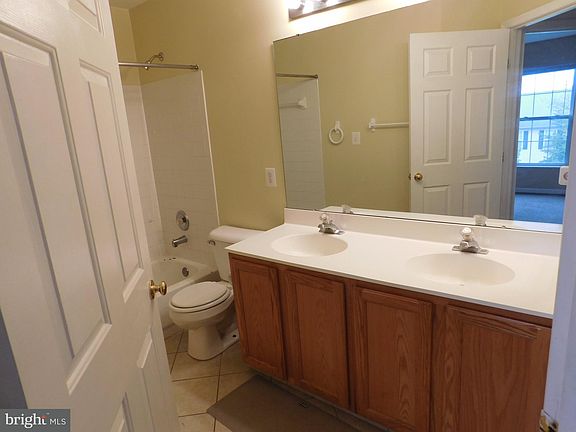 5th image of 16750 Sweeney Ln