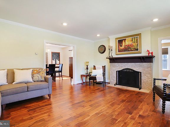 4th image of 1412 Oak Hill Ave