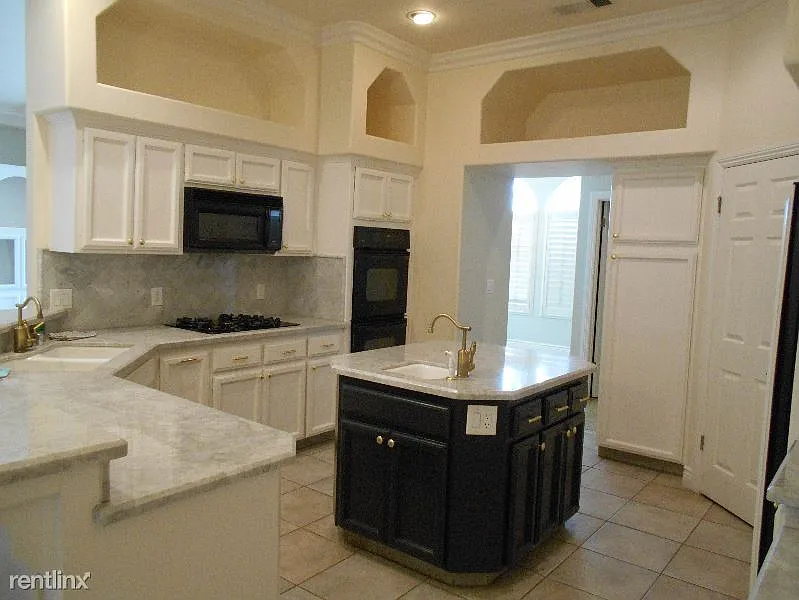 1107 Beckenham Pkwy photo 1