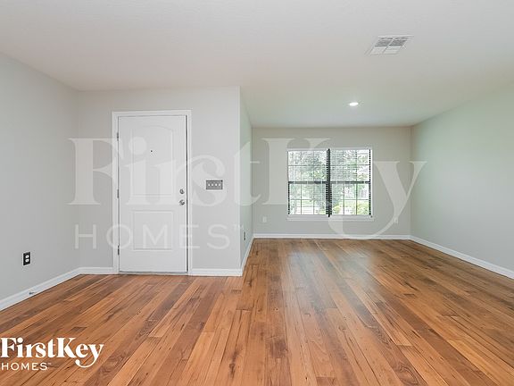 5th image of 11867 Thicket Wood Dr