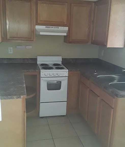 3638 E Monte Vista Dr #6 — Photo 2