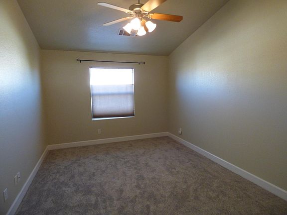 4th image of 5775 29th St Unit 106