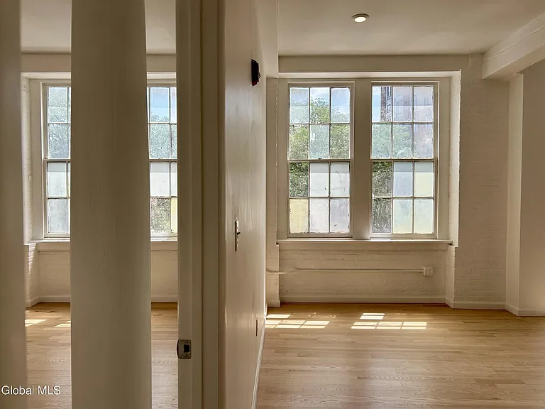155 River St #2D — Photo 8