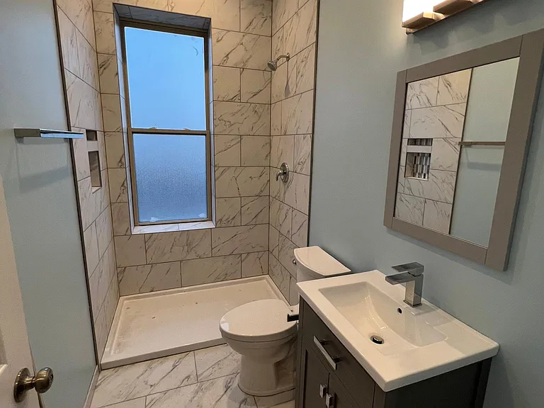 1853 S Western Ave #2F — Photo 2