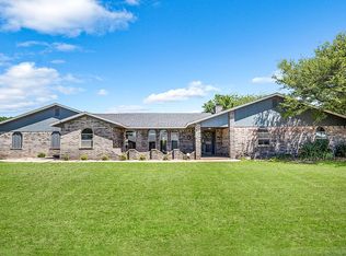 901 Trail Dr S, Altus, OK 73521