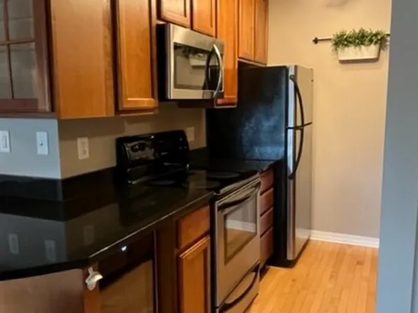 2700 44th St W #401, Minneapolis, MN 55410