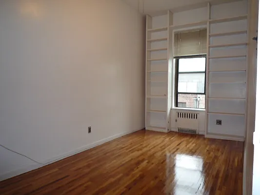 Rented by New Yorker Realty | media 18