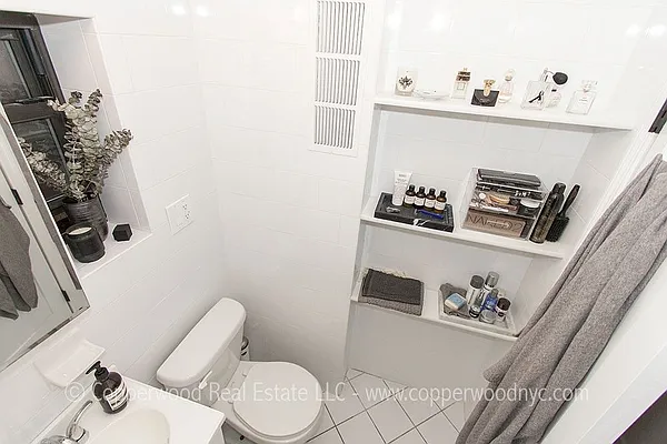 Rented by Copperwood Real Estate | media 43