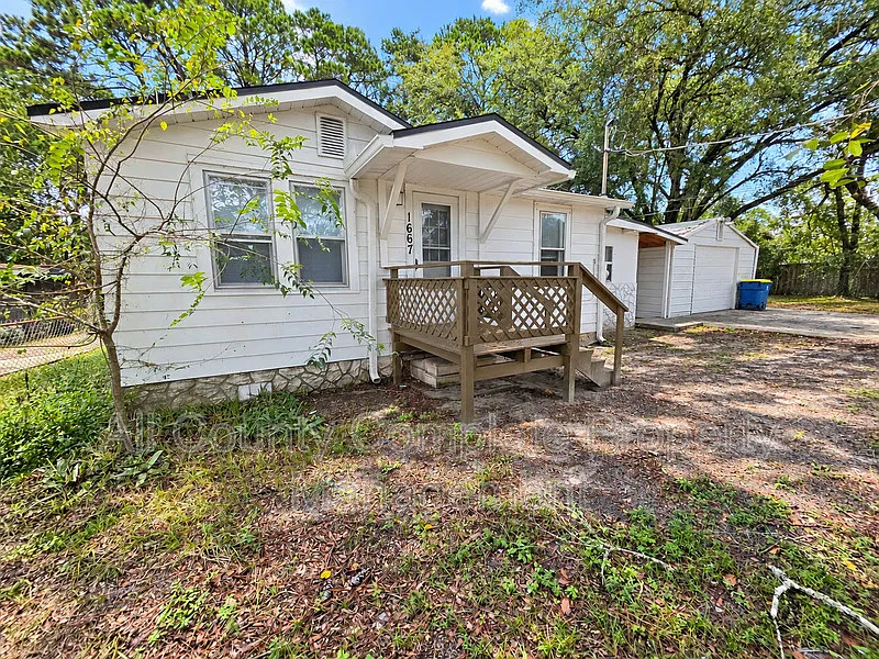 2 bed, 1.0 bath, 572 sqft, $1,095 — Photo 2