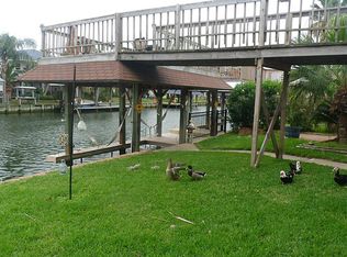 496 Pompano St, Bayou Vista, TX 77563