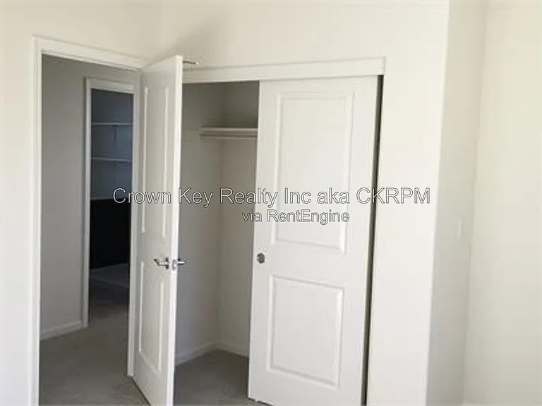 3831 Comstock Pl — Photo 9