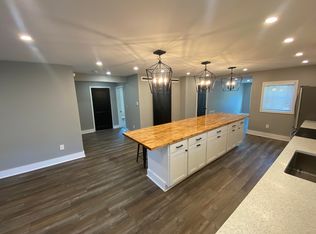 948 Ben Franklin Hwy E, Douglassville, PA 19518