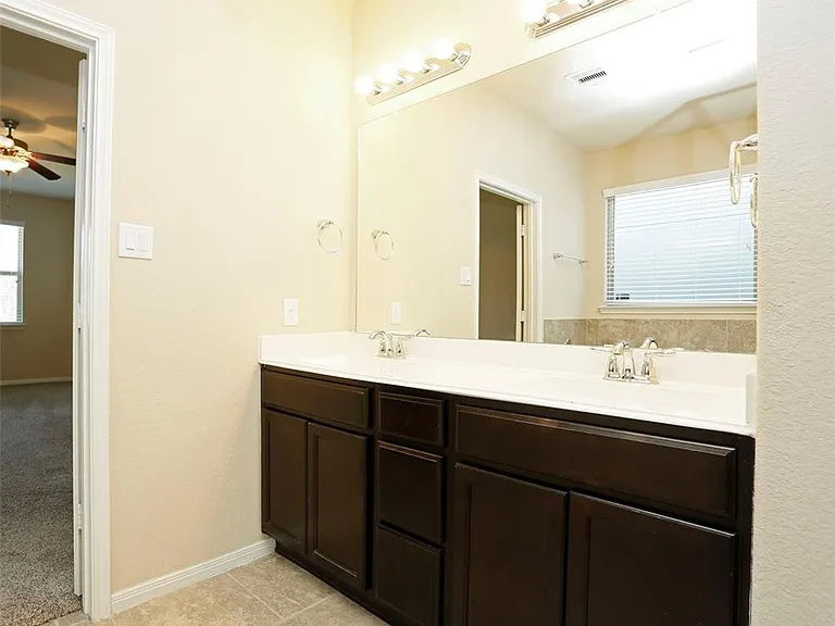 9702 Massanutten Ln — Photo 22