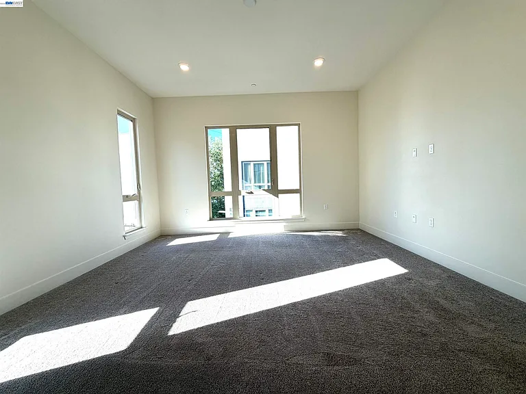 1625 Delano St #31A — Photo 17
