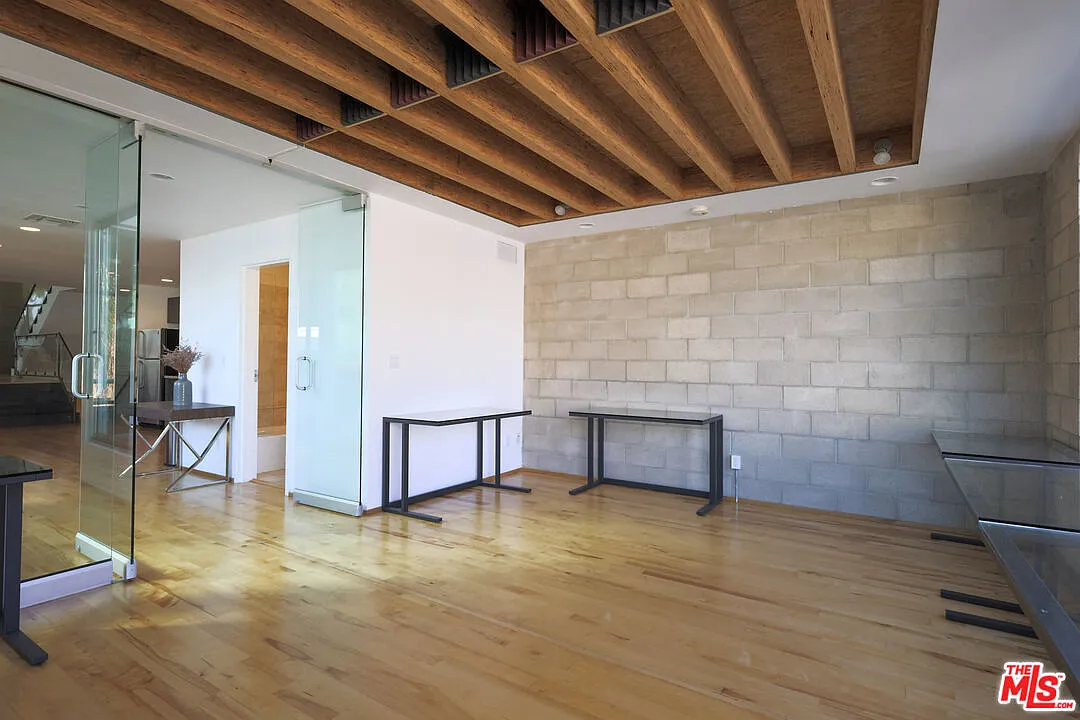2 bed, 2.5 bath, 2100 sqft, $11,950 — Photo 3