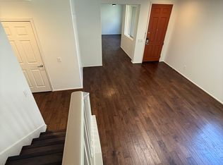 27952 Avalon Dr, Canyon Country, CA 91351