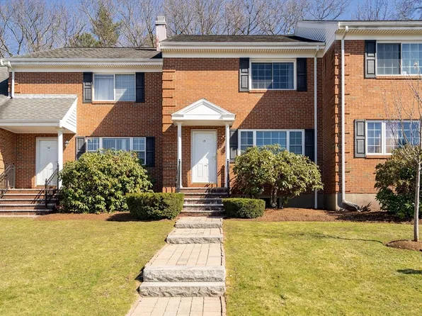 19 April Ln #19, Lexington, MA 02421