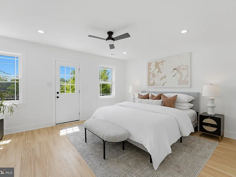 129 Hamilton St NW — Photo 21