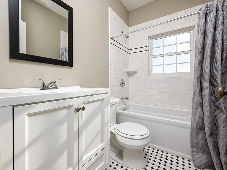 425 Williams Pl #9 — Photo 13