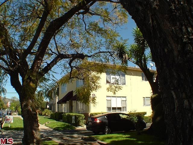 2nd image of 1660 Rodney Dr