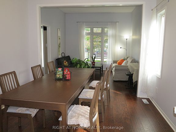 5th image of 35 Moraine Cres