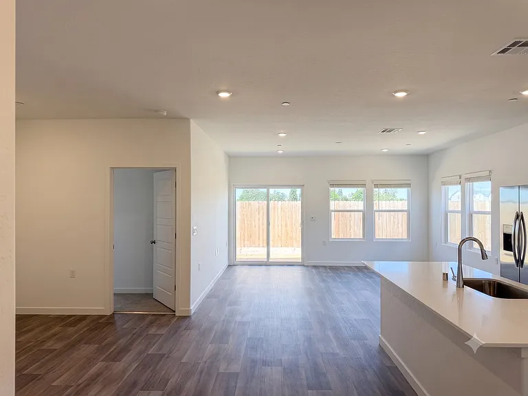 3323 N Contessa Ave — Photo 6