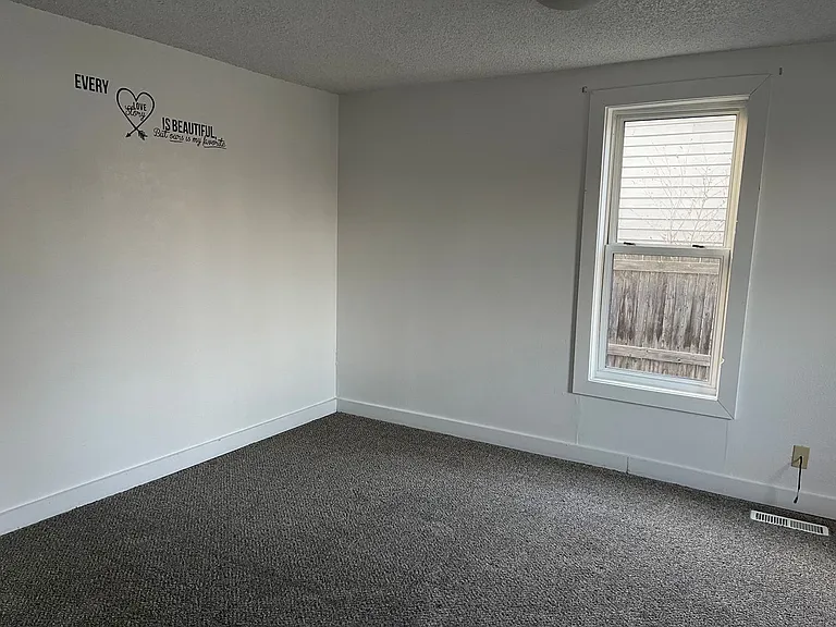 516 S 36th St — Photo 3