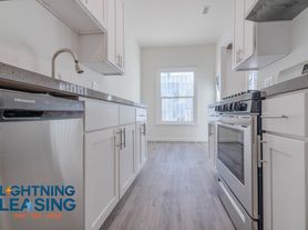 7793 Oakwood Ave, Los Angeles, CA