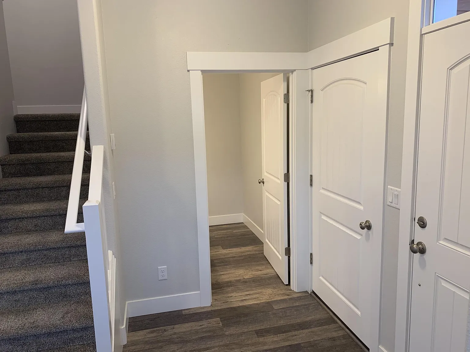 3 bed, 2.5 bath, 1350 sqft, $2,050 — Photo 4