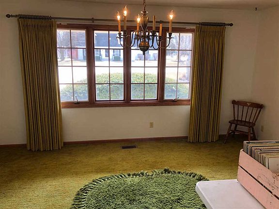5th image of 705 Logan Dr