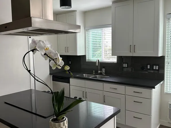 976 Larrabee St APT 227, West Hollywood, CA 90069