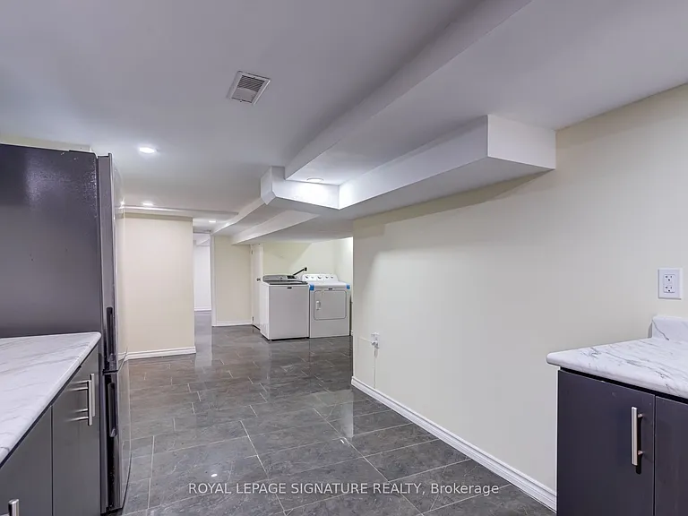 212 Wellington St N #BASEMENT — Photo 9