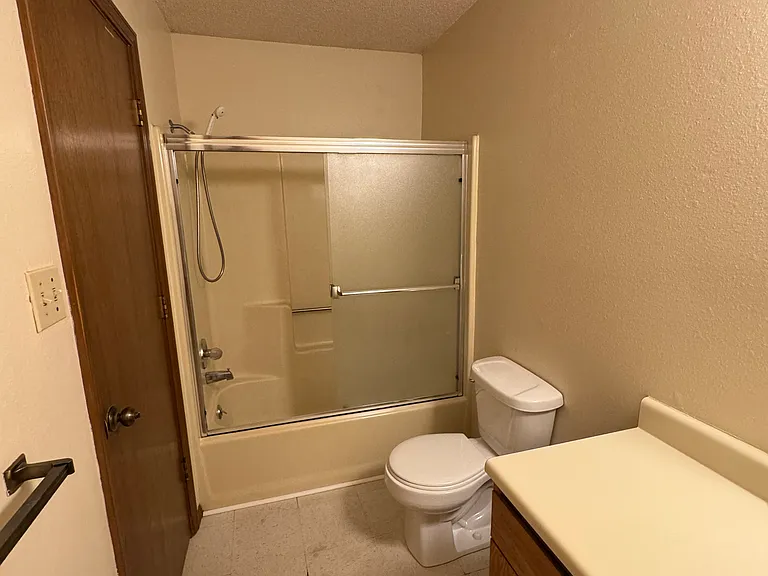 162 W Water St #8 — Photo 3