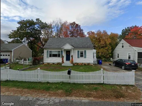 8 Holly Street, Goffstown, NH 03102