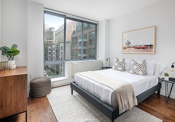 3rd image of 260 W 26th St APT 6D