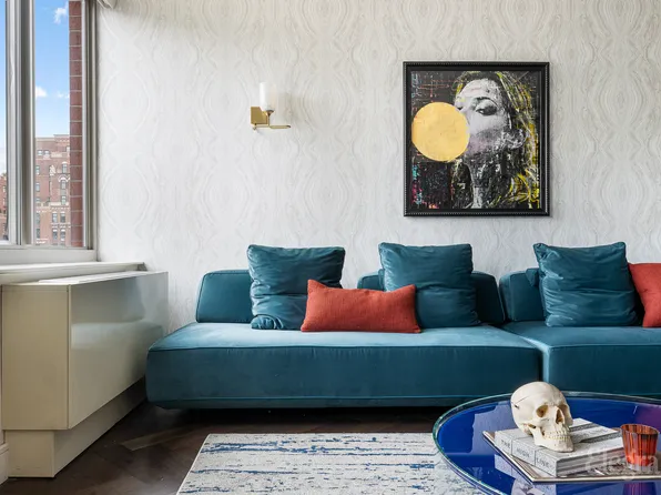 520 West 23rd Street image 2 of 18