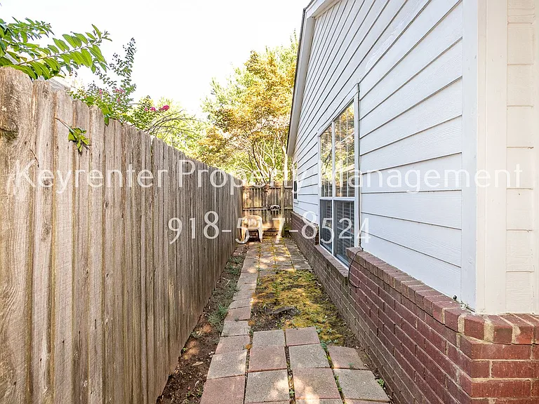 9638 S 90th East Ave — Photo 38