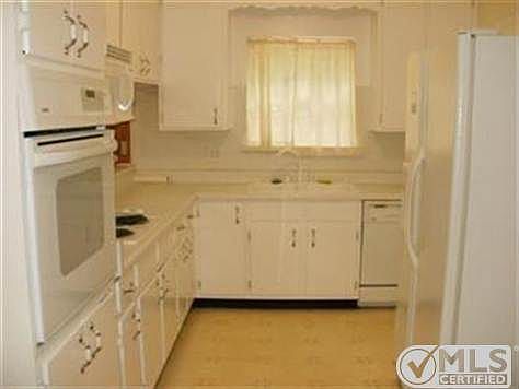 3rd image of 2101 Joyner Dr #1
