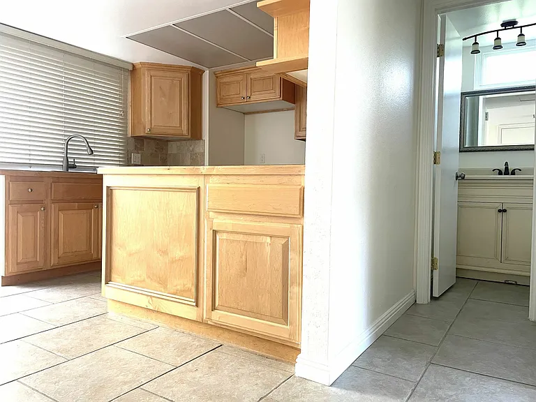 Los Coyotes Ct — Photo 2