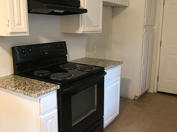 3rd image of 2300 Bamboo St