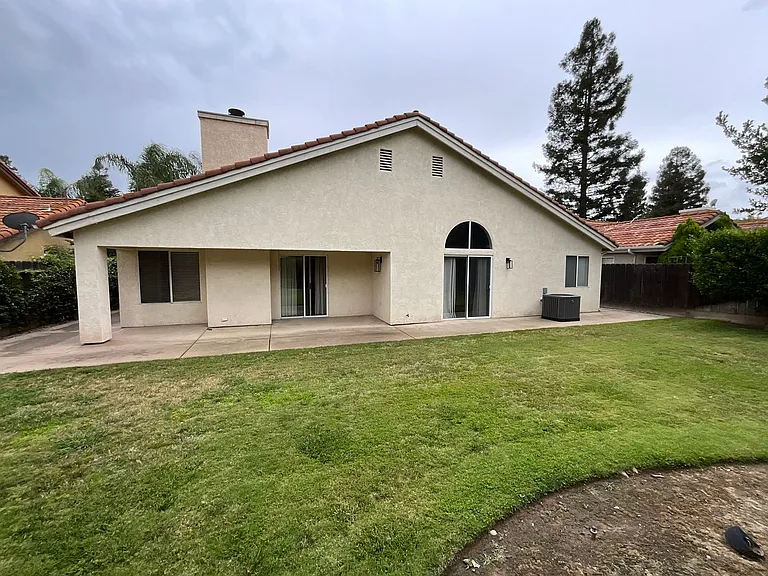 1834 E Lester Ave — Photo 25