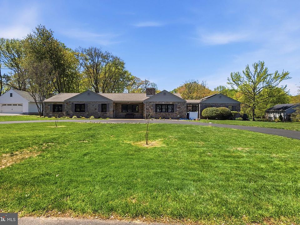 1105 Hillside Blvd, Wilmington, DE 19803 | Zillow
