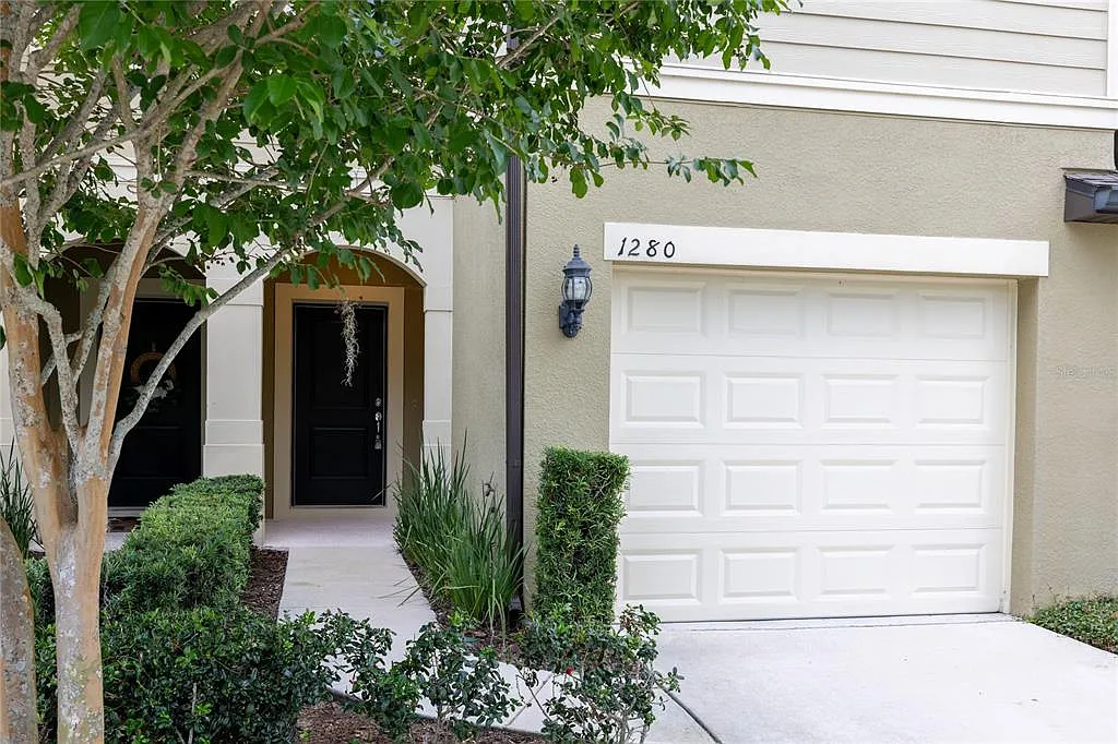 3 bed, 2.5 bath, 1708 sqft, $2,350 — Photo 3