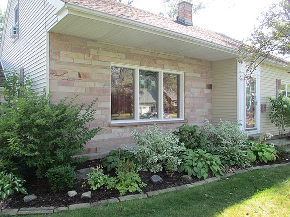 3rd image of 152 Amsterdam St