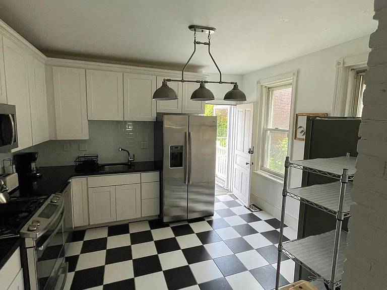 1519 W 14th St #7 — Photo 12