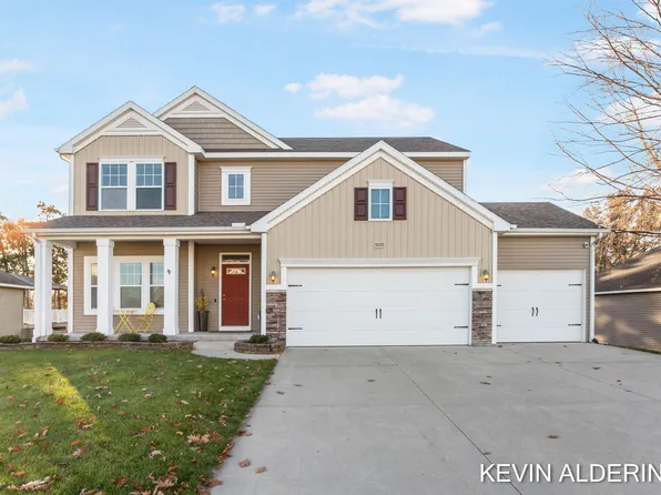 9335 Windward Dr, West Olive, MI 49460