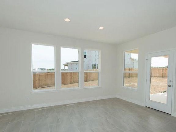 4th image of 227 Big Leaf Dr