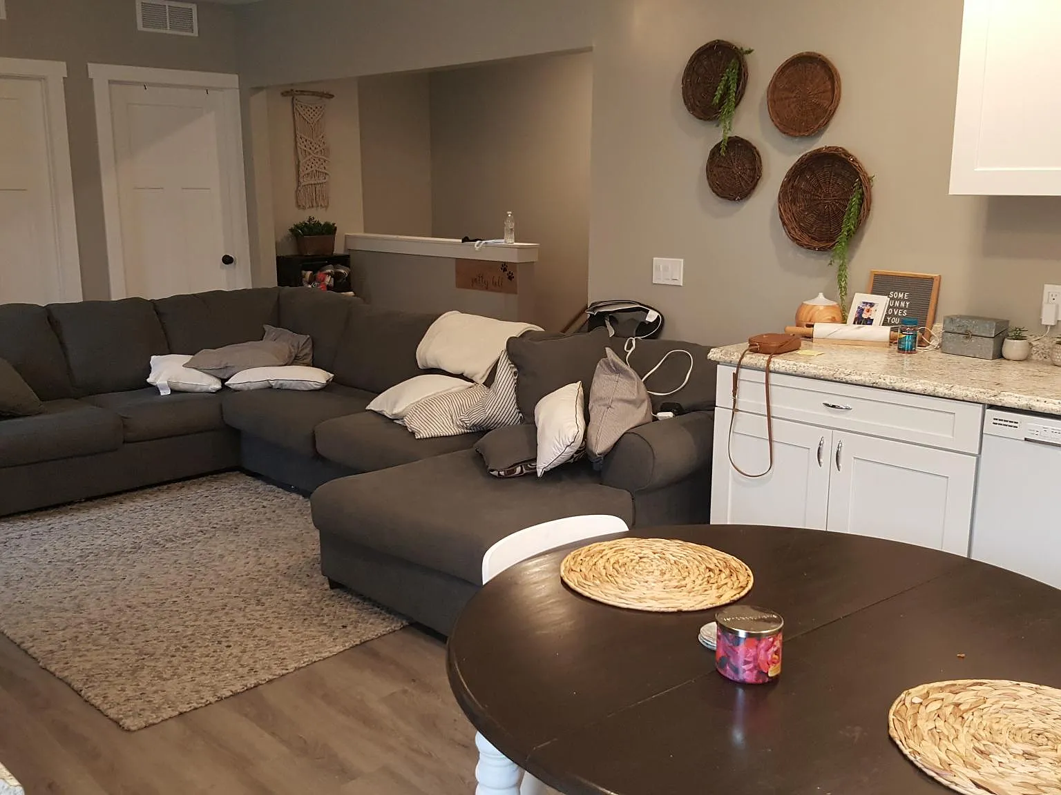 2 bed, 900 sqft, $1,100 — Photo 3