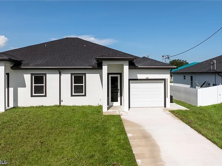 430 Petite Ave — Photo 3