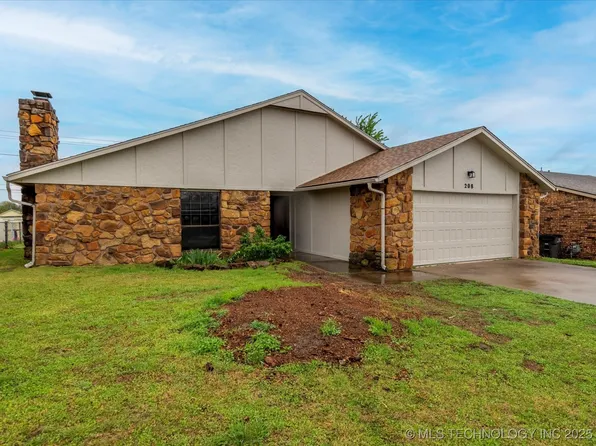 208 N Spruce Ave, Bartlesville, OK 74006